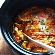 Super Easy Skinny Veggie Crockpot Lasagna - a handful of simple ingredients for a healthy family dinner. | https://weightloss-progress.today