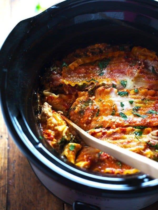 Super Easy Skinny Veggie Crockpot Lasagna - a handful of simple ingredients for a healthy family dinner. | https://weightloss-progress.today